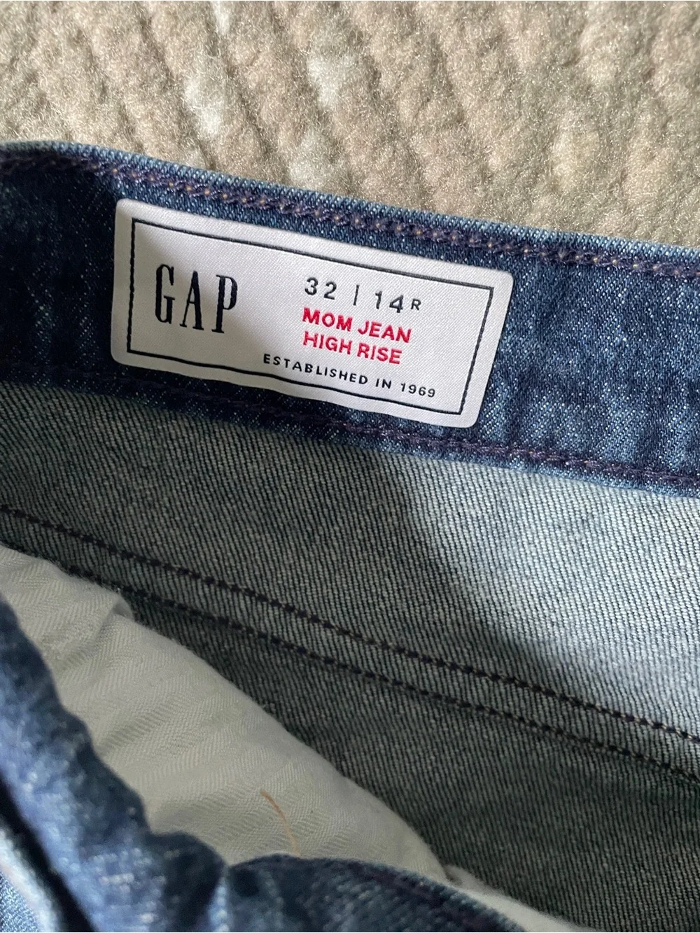 GAP high rise mom jeans 32/14
